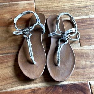 Madden Girl Size 8.5, Grey